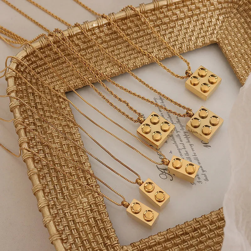 NECKLACE BLOCK