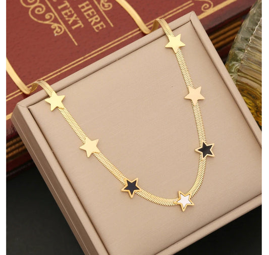 STARS SEASHELL NECKLACE