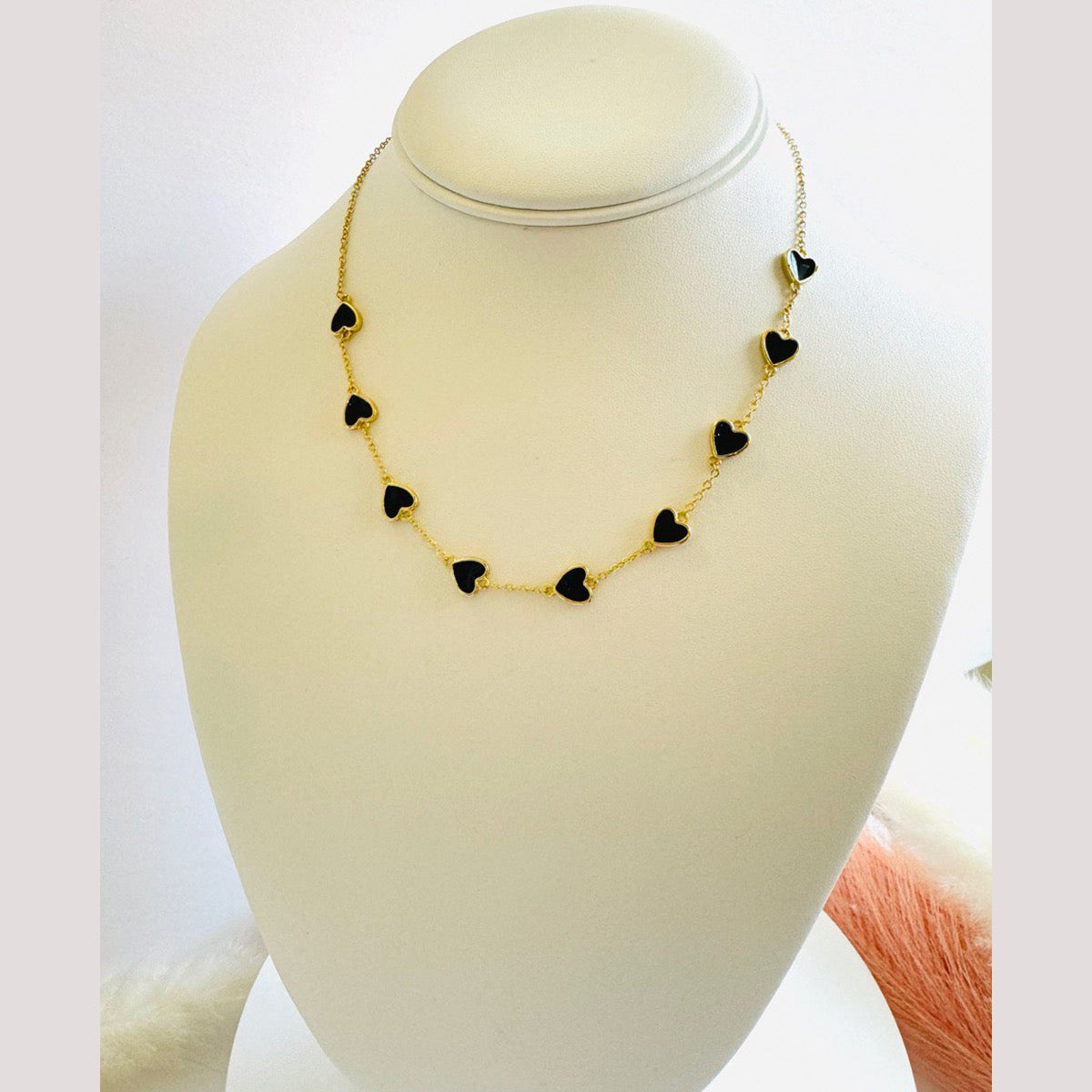 BLACK MULTI HEARTS NECKLACE