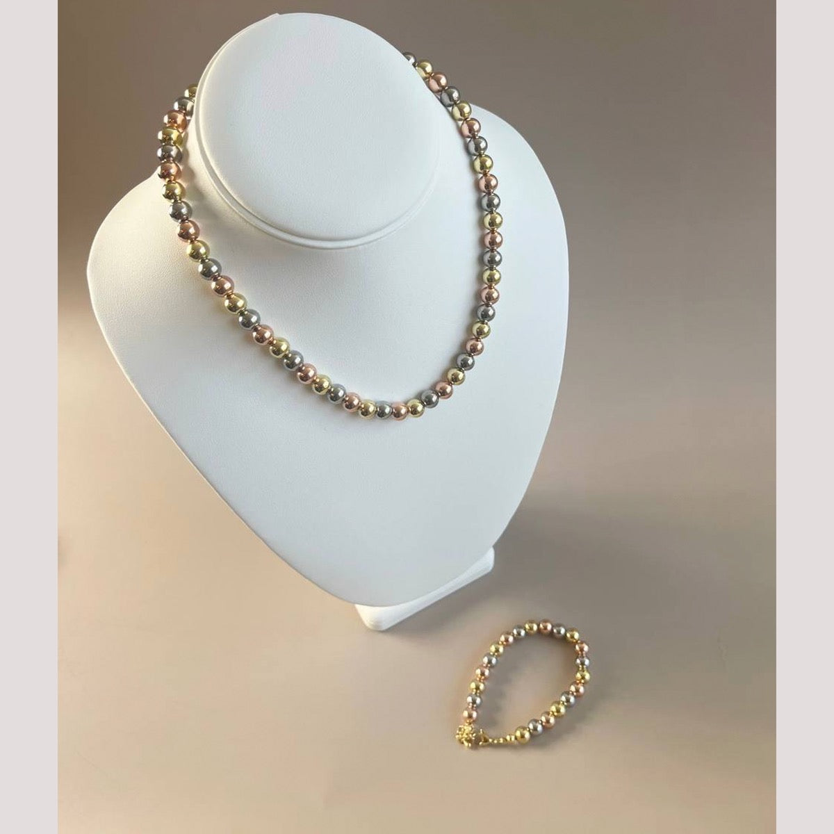 MULTI COLOR BEAD NECKLACE