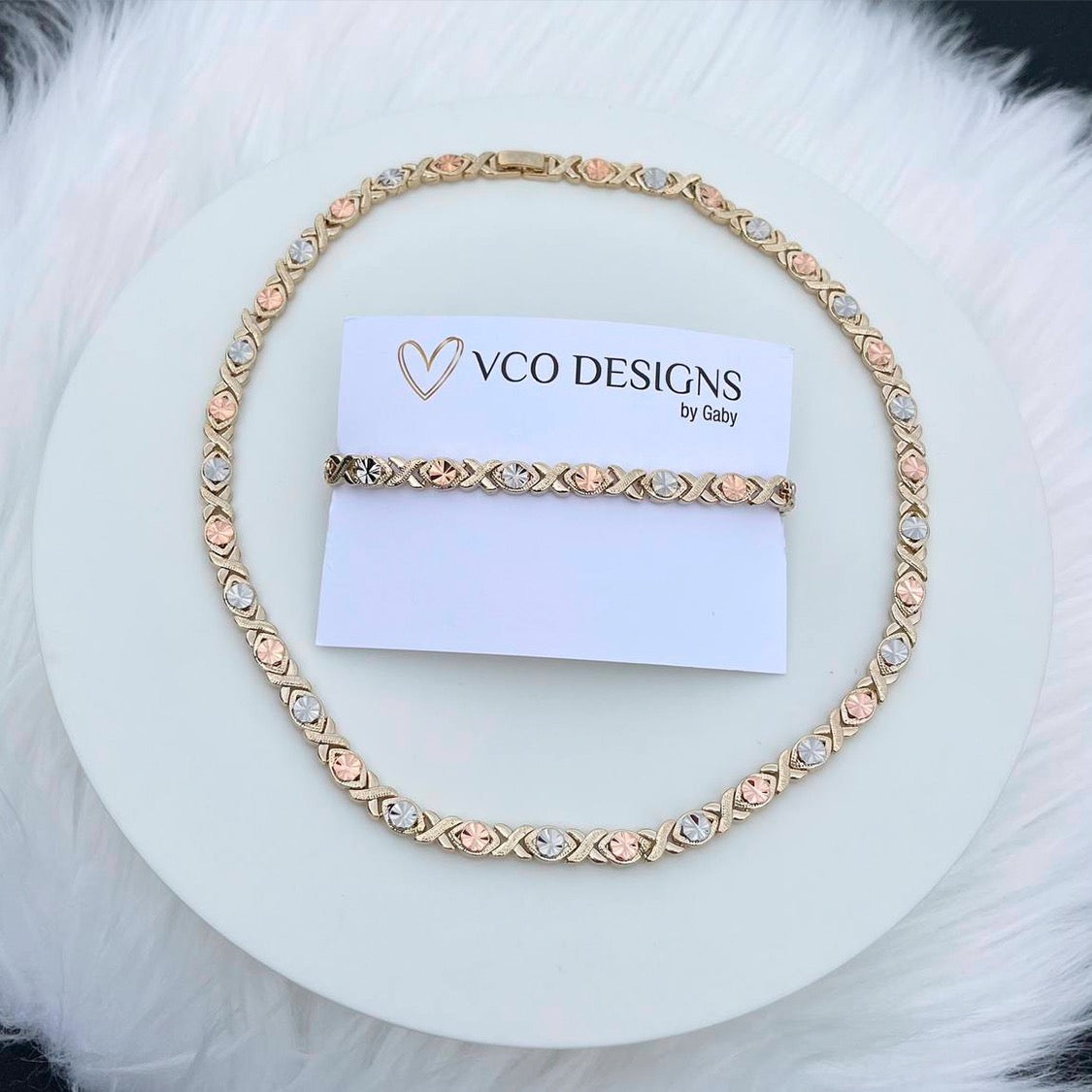 XOXO CHOKER AND BRACELET