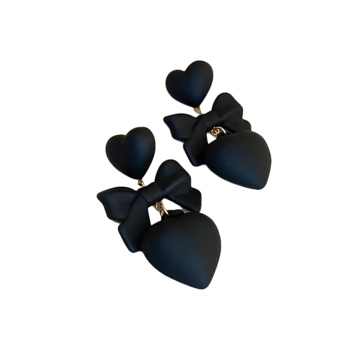 BLACK HEART EARRING