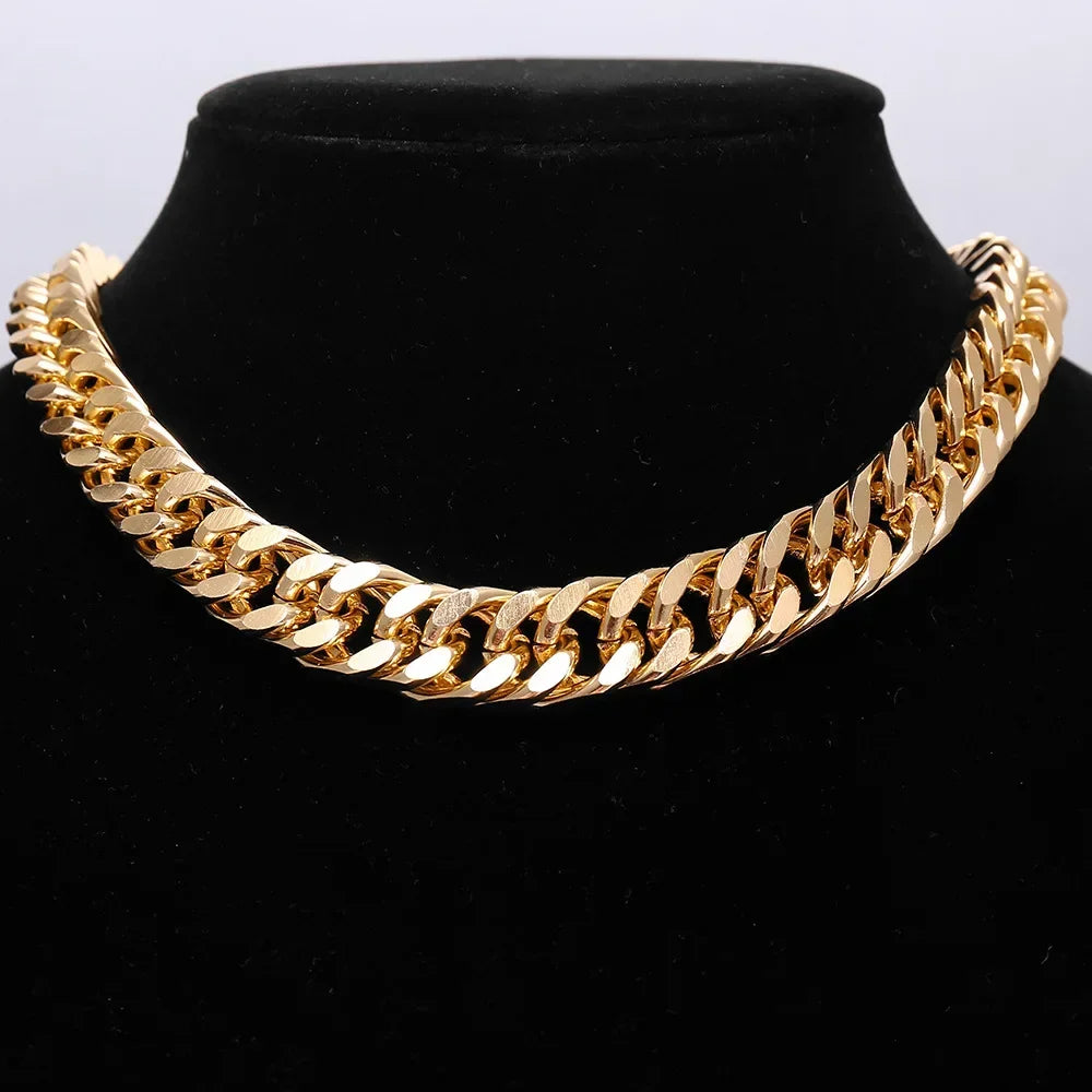 THICK CHAIN NECKLACE