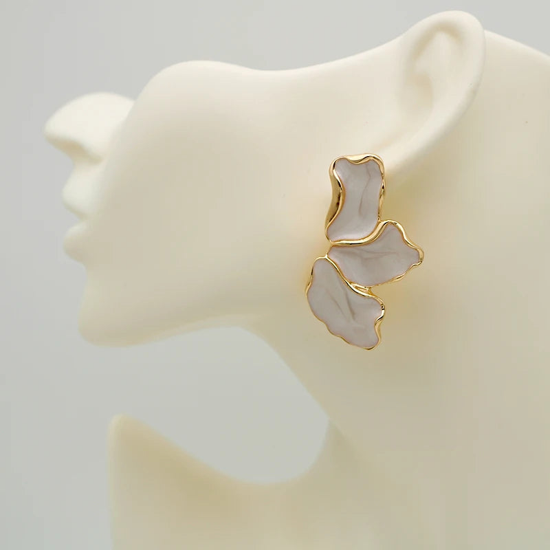 LEAF EARRING